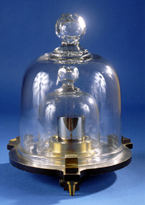 National_prototype_kilogram_K20_replica