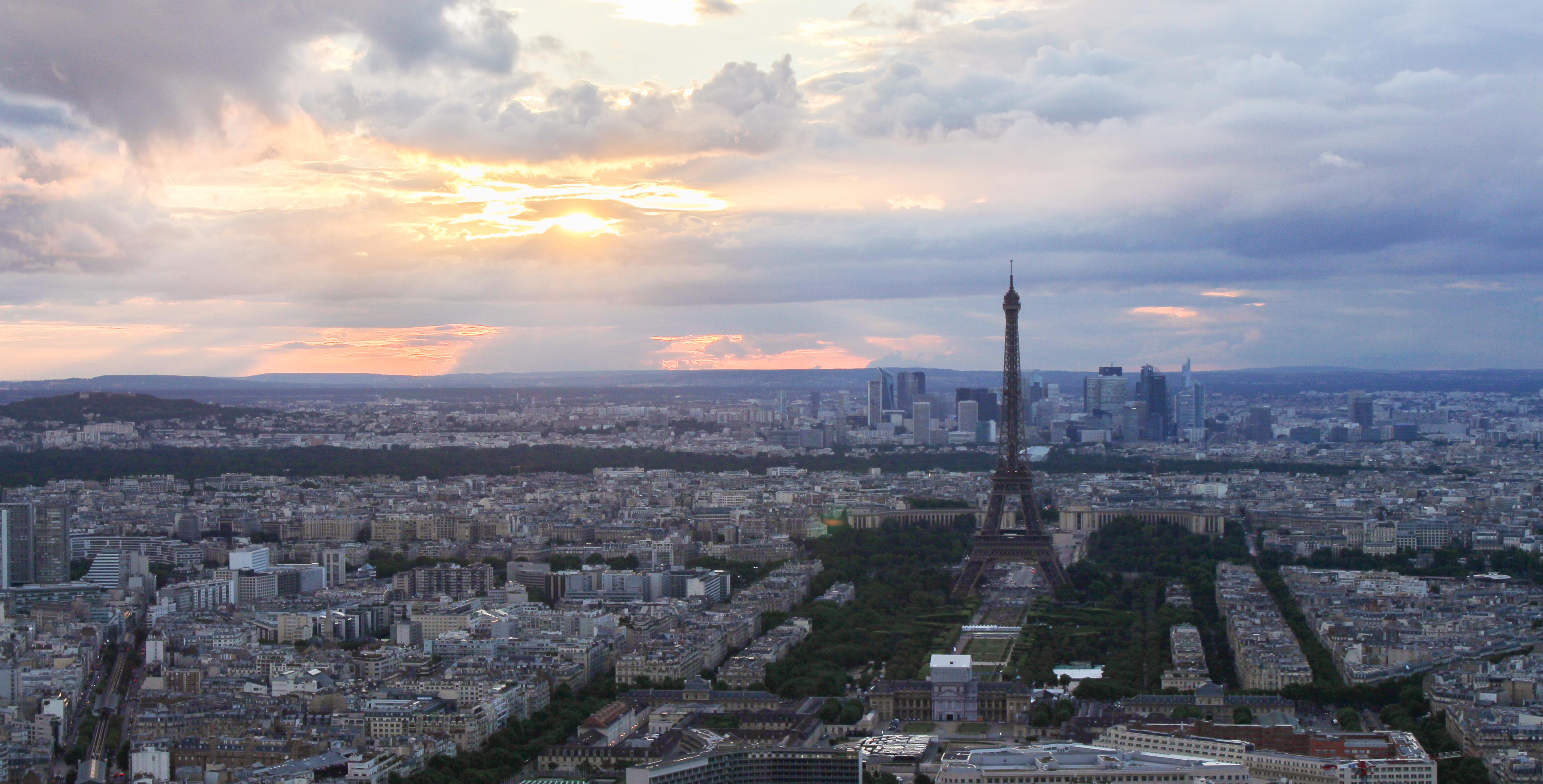 How to save money when flying on vacation